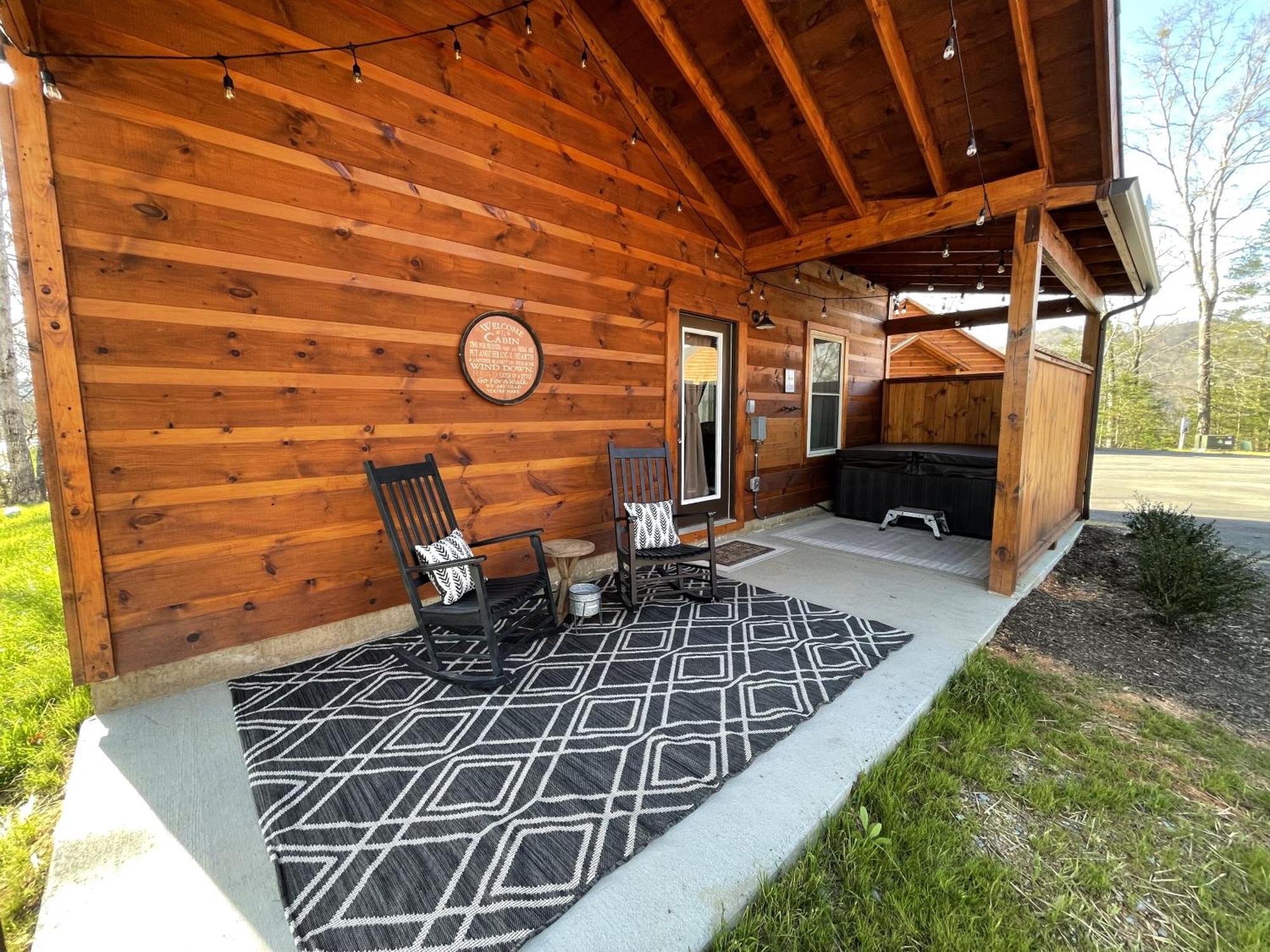 Fully Loaded Cabin In Heart Of Pigeon Forge Exterior photo