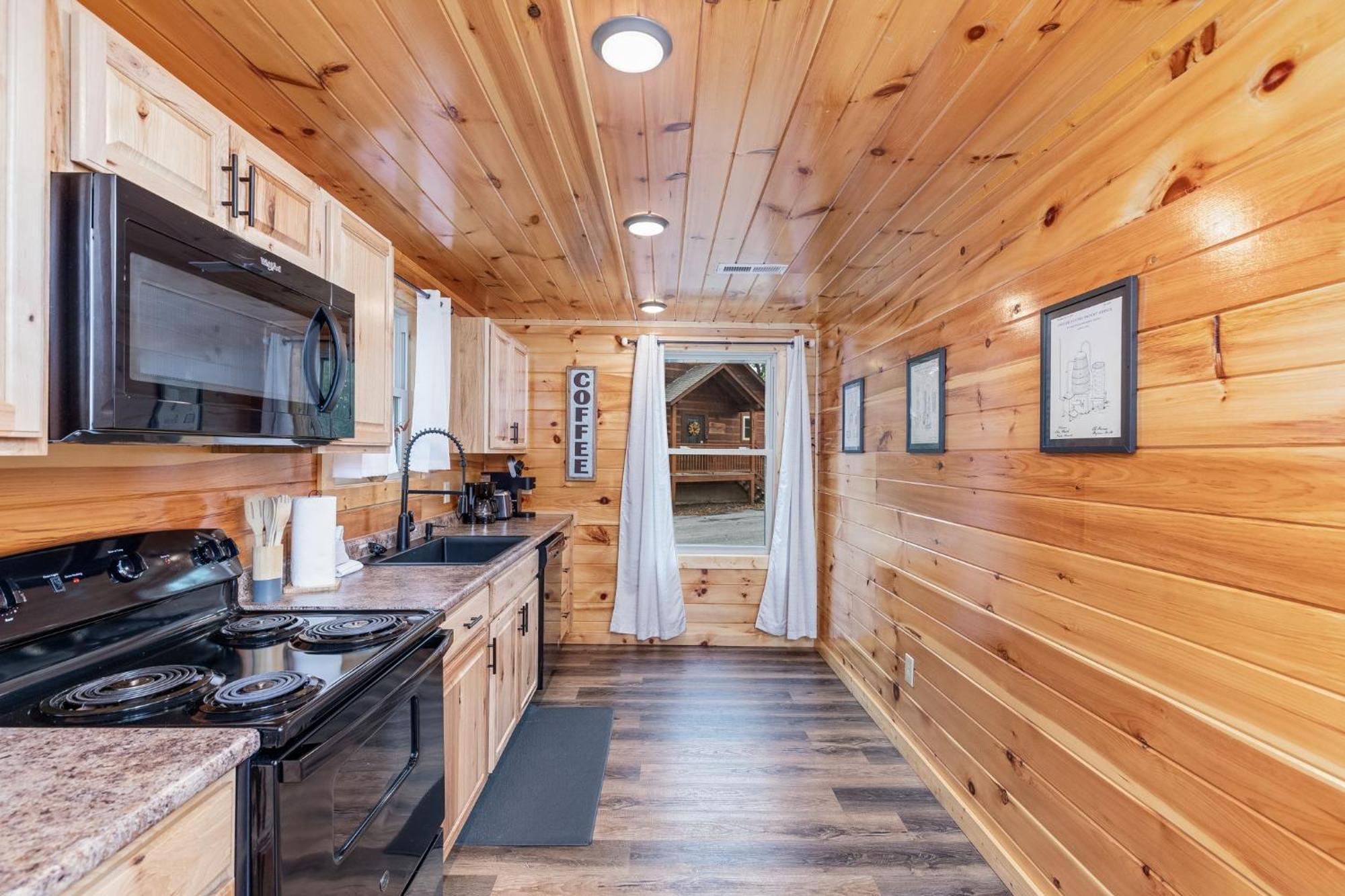 Fully Loaded Cabin In Heart Of Pigeon Forge Exterior photo