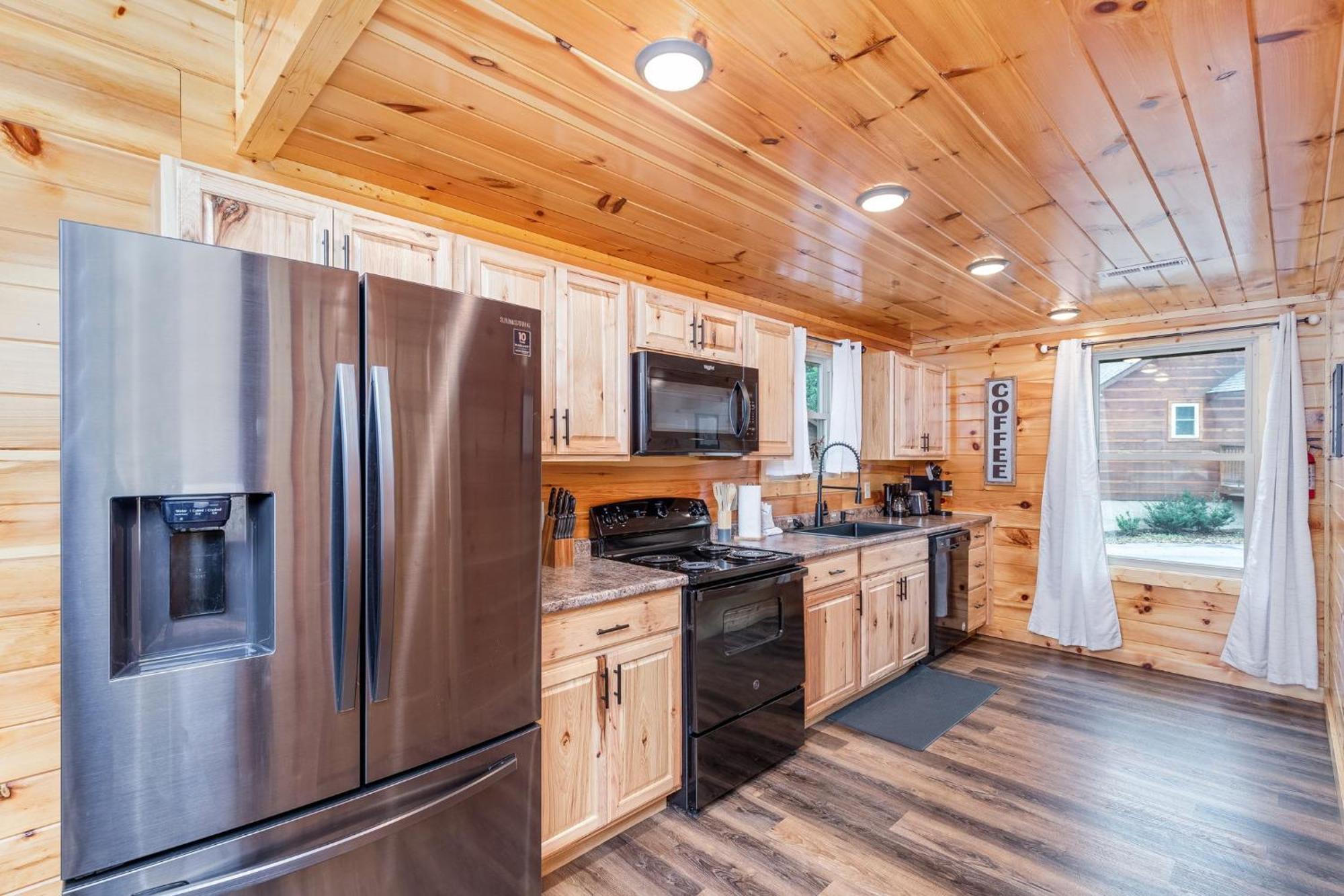 Fully Loaded Cabin In Heart Of Pigeon Forge Exterior photo